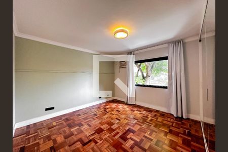Casa à venda com 230m², 2 quartos e 1 vagaSuíte 2