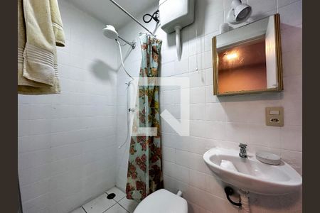 Casa à venda com 230m², 2 quartos e 1 vagaBanheiro de Serviço