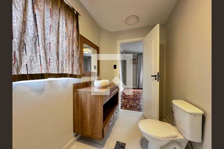 Casa à venda com 230m², 2 quartos e 1 vagaBanheiro Suíte 2