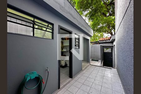 Casa à venda com 230m², 2 quartos e 1 vagaÁrea de Serviço