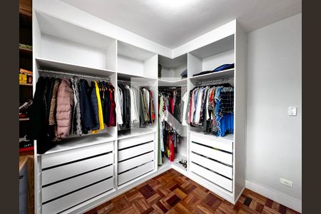 Casa à venda com 230m², 2 quartos e 1 vagaCloset Suíte 1