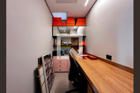 Casa à venda com 230m², 2 quartos e 1 vagaEscritório