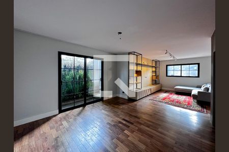 Casa à venda com 230m², 2 quartos e 1 vagaSala