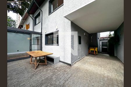 Casa à venda com 230m², 2 quartos e 1 vagaGaragem