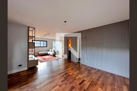 Casa à venda com 230m², 2 quartos e 1 vagaSala