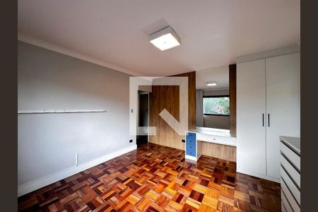 Casa à venda com 230m², 2 quartos e 1 vagaSuíte 1