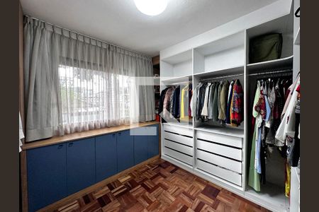 Casa à venda com 230m², 2 quartos e 1 vagaCloset Suíte 1