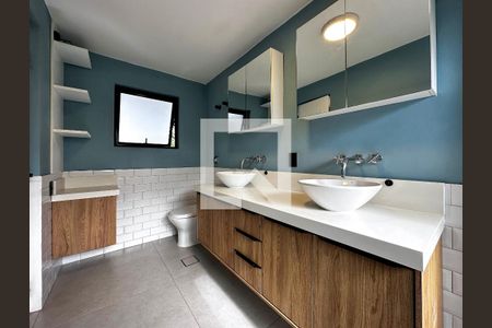 Casa à venda com 230m², 2 quartos e 1 vagaBanheiro Suíte 1