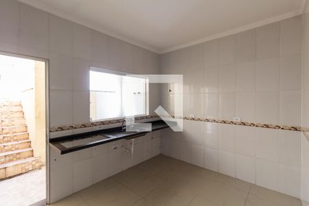 Casa para alugar com 120m², 3 quartos e 2 vagasCozinha 