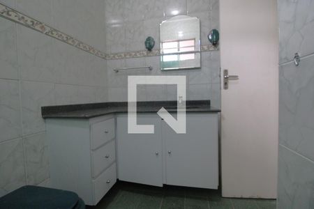 Casa para alugar com 300m², 2 quartos e 2 vagasBanheiro 2