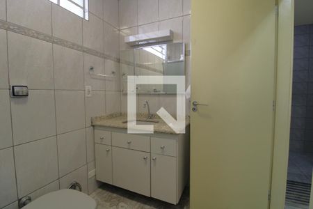 Casa para alugar com 300m², 2 quartos e 2 vagasBanheiro 1