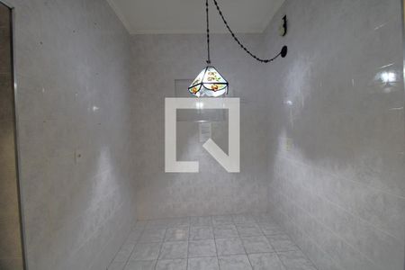 Casa para alugar com 300m², 2 quartos e 2 vagasCozinha