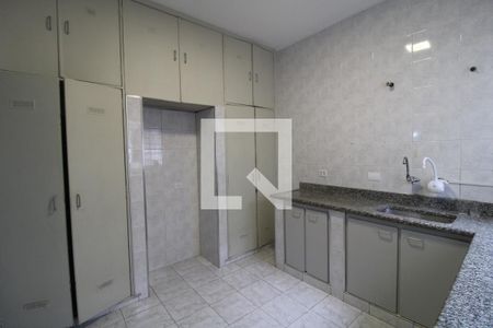 Casa para alugar com 300m², 2 quartos e 2 vagasCozinha