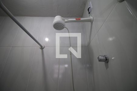 Banheiro de casa para alugar com 1 quarto, 30m² em Olaria, Rio de Janeiro