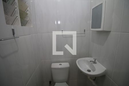 Banheiro de casa para alugar com 1 quarto, 30m² em Olaria, Rio de Janeiro