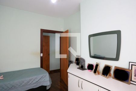 Apartamento à venda com 198m², 4 quartos e 3 vagas Apartamento à venda com 198m², 4 quartos e 3 vagasQuarto 2