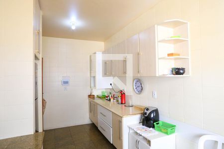 Apartamento à venda com 198m², 4 quartos e 3 vagas Apartamento à venda com 198m², 4 quartos e 3 vagasCozinha