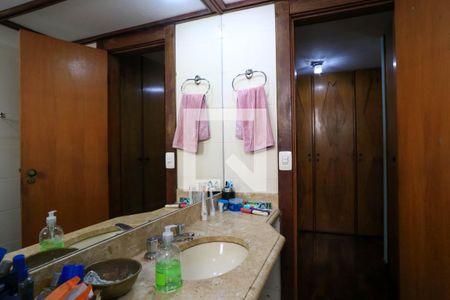 Apartamento à venda com 198m², 4 quartos e 3 vagas Apartamento à venda com 198m², 4 quartos e 3 vagasBanheiro