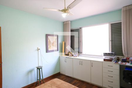 Apartamento à venda com 198m², 4 quartos e 3 vagas Apartamento à venda com 198m², 4 quartos e 3 vagasQuarto