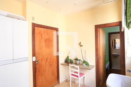 Apartamento à venda com 198m², 4 quartos e 3 vagas Apartamento à venda com 198m², 4 quartos e 3 vagasÁrea de Serviço