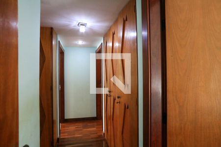 Apartamento à venda com 198m², 4 quartos e 3 vagas Apartamento à venda com 198m², 4 quartos e 3 vagasCorredor