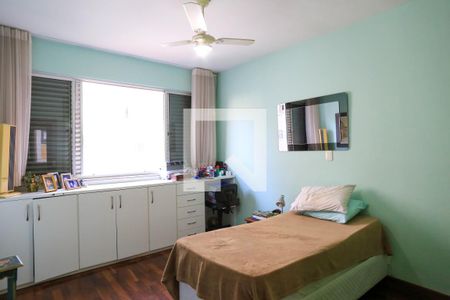 Apartamento à venda com 198m², 4 quartos e 3 vagas Apartamento à venda com 198m², 4 quartos e 3 vagasQuarto