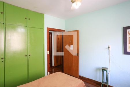 Apartamento à venda com 198m², 4 quartos e 3 vagas Apartamento à venda com 198m², 4 quartos e 3 vagasQuarto