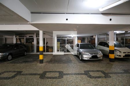 Apartamento à venda com 198m², 4 quartos e 3 vagas Apartamento à venda com 198m², 4 quartos e 3 vagasGaragem