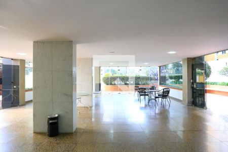 Apartamento à venda com 198m², 4 quartos e 3 vagas Apartamento à venda com 198m², 4 quartos e 3 vagasÁrea comum - Salão de festas