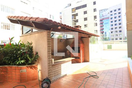 Apartamento à venda com 198m², 4 quartos e 3 vagas Apartamento à venda com 198m², 4 quartos e 3 vagasÁrea comum - Churrasqueira