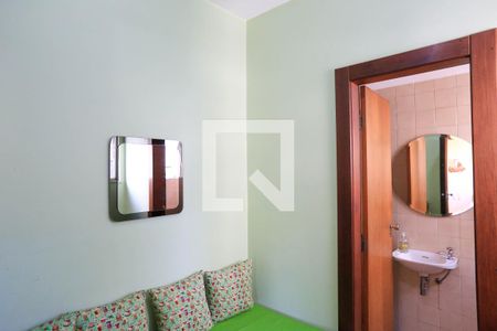 Apartamento à venda com 198m², 4 quartos e 3 vagas Apartamento à venda com 198m², 4 quartos e 3 vagasQuarto de Serviço