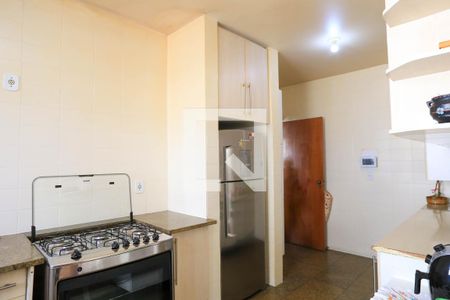 Apartamento à venda com 198m², 4 quartos e 3 vagas Apartamento à venda com 198m², 4 quartos e 3 vagasCozinha