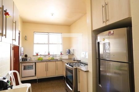 Apartamento à venda com 198m², 4 quartos e 3 vagas Apartamento à venda com 198m², 4 quartos e 3 vagasCozinha