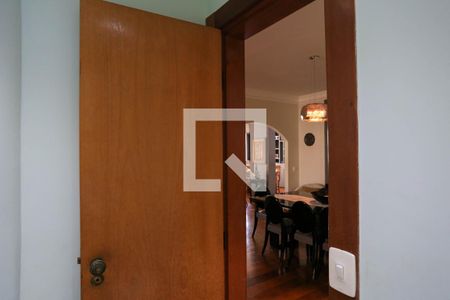 Apartamento à venda com 198m², 4 quartos e 3 vagas Apartamento à venda com 198m², 4 quartos e 3 vagasLavabo