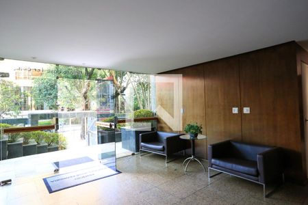 Apartamento à venda com 198m², 4 quartos e 3 vagas Apartamento à venda com 198m², 4 quartos e 3 vagasHall de entrada