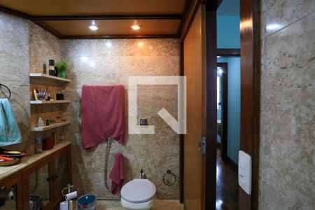 Apartamento à venda com 198m², 4 quartos e 3 vagas Apartamento à venda com 198m², 4 quartos e 3 vagasBanheiro da Suíte