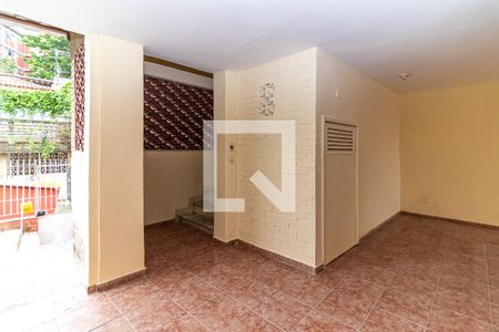 Enrtada de apartamento para alugar com 3 quartos, 120m² em Fátima, Niterói