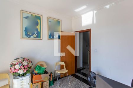 Casa à venda com 278m², 4 quartos e 6 vagasEscritório