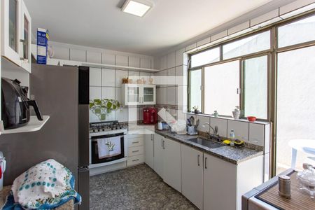 Casa à venda com 278m², 4 quartos e 6 vagasCozinha