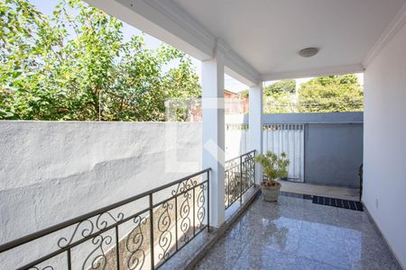 Casa à venda com 278m², 4 quartos e 6 vagasVaranda
