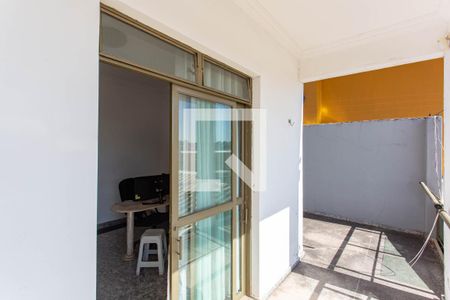 Casa à venda com 278m², 4 quartos e 6 vagasVaranda