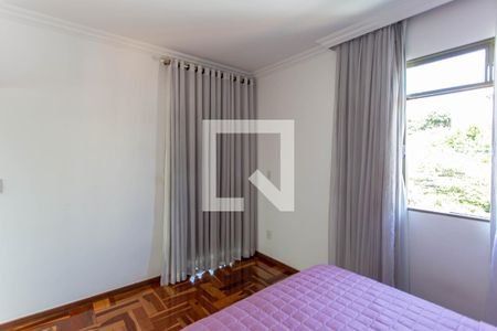 Casa à venda com 278m², 4 quartos e 6 vagasQuarto Suíte
