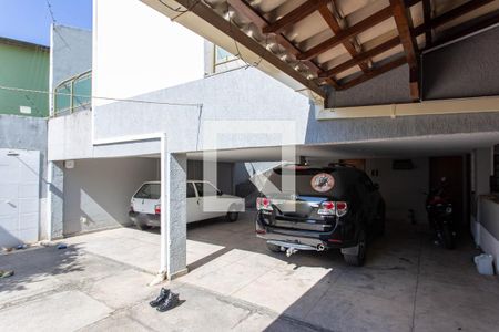 Casa à venda com 278m², 4 quartos e 6 vagasGaragem