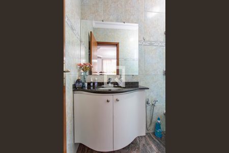 Casa à venda com 278m², 4 quartos e 6 vagasBanheiro Social