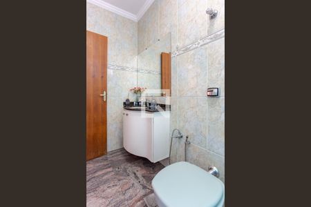 Casa à venda com 278m², 4 quartos e 6 vagasBanheiro Social