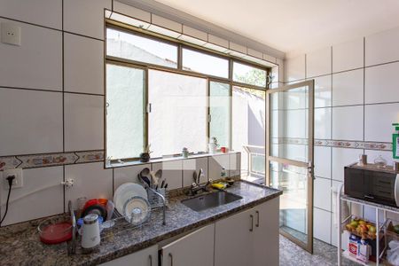 Casa à venda com 278m², 4 quartos e 6 vagasCozinha
