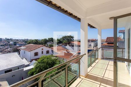Casa à venda com 278m², 4 quartos e 6 vagasVaranda