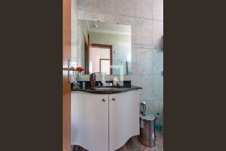 Casa à venda com 278m², 4 quartos e 6 vagasBanheiro Social 2