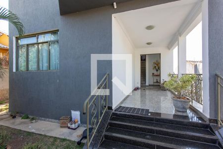 Casa à venda com 278m², 4 quartos e 6 vagasFachada