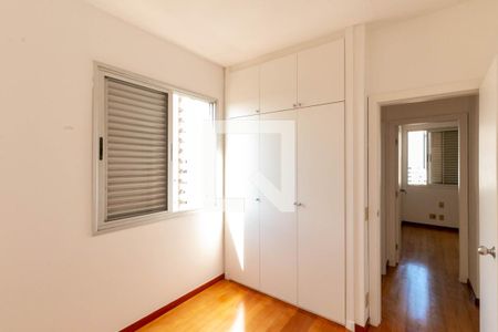 Quarto  de apartamento à venda com 3 quartos, 77m² em Belvedere, Belo Horizonte